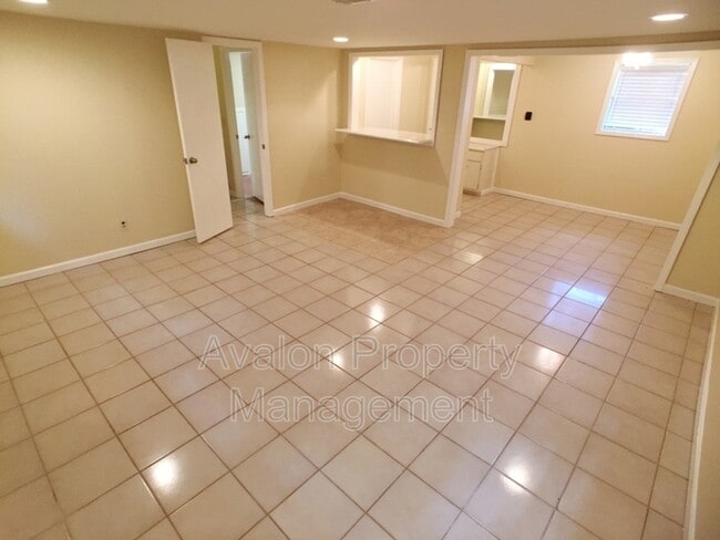 Building Photo - 5040 Woodland Dr NW