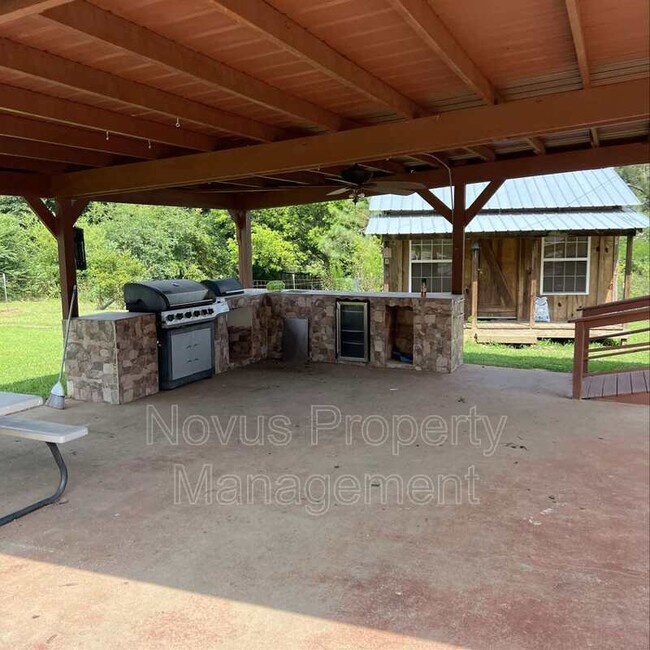 Building Photo - 205 Tom Fletcher Rd