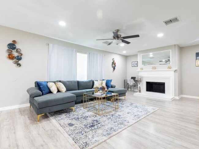 Building Photo - 2005 Village Park Dr