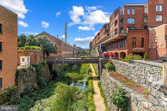 Building Photo - 1080 Wisconsin Ave NW