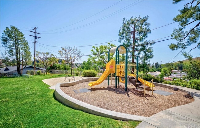 Building Photo - 4755 Templeton St