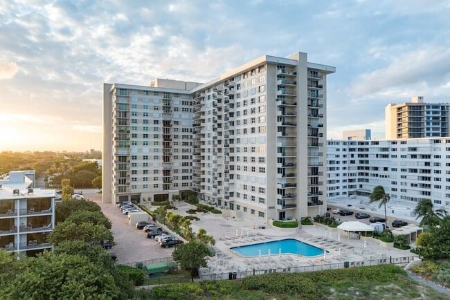 Building Photo - 1900 S Ocean Blvd