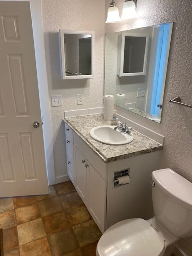 Building Photo - 145 Bohl Ave