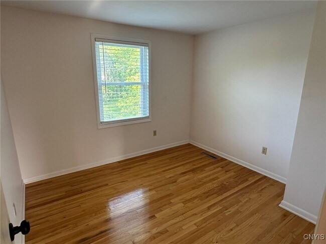 Building Photo - 6846 Crystalwood Dr