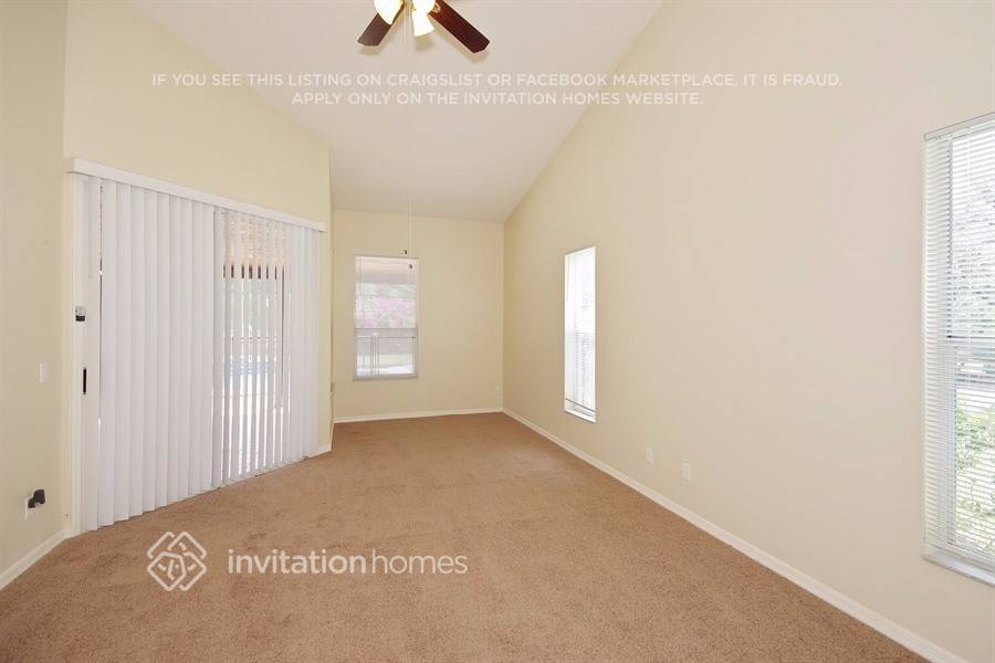 Building Photo - 1450 Thornhill Cir