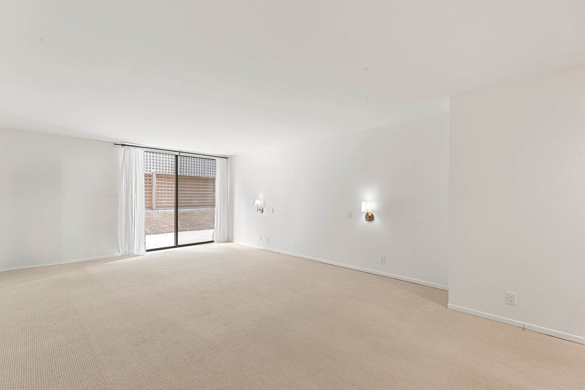 Building Photo - 1520 S Beverly Glen Blvd