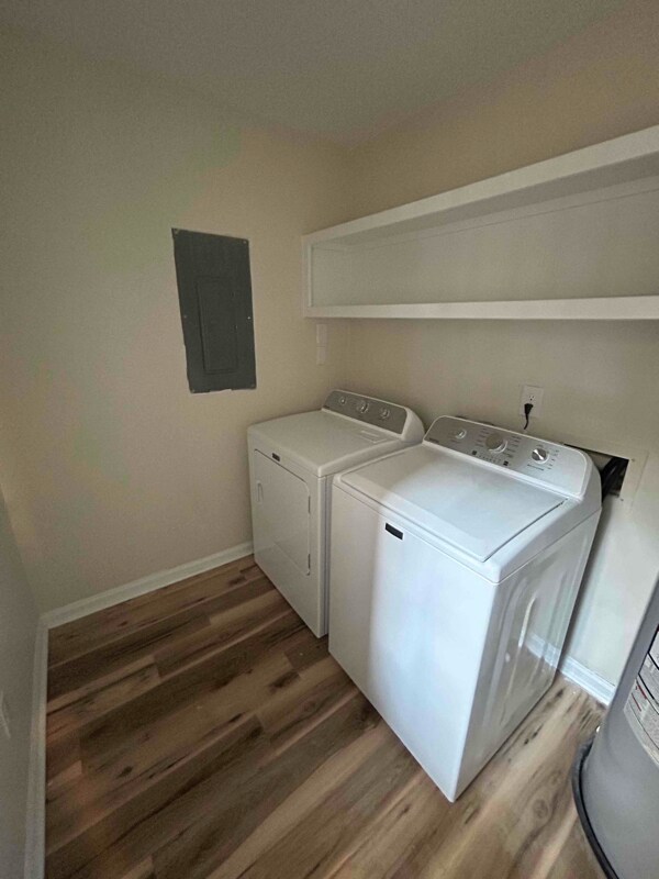 Building Photo - 1021 Hunters Trce