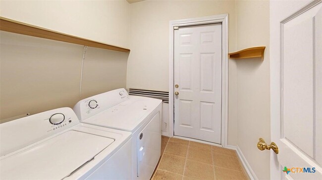 Building Photo - 409 Atlas Ave