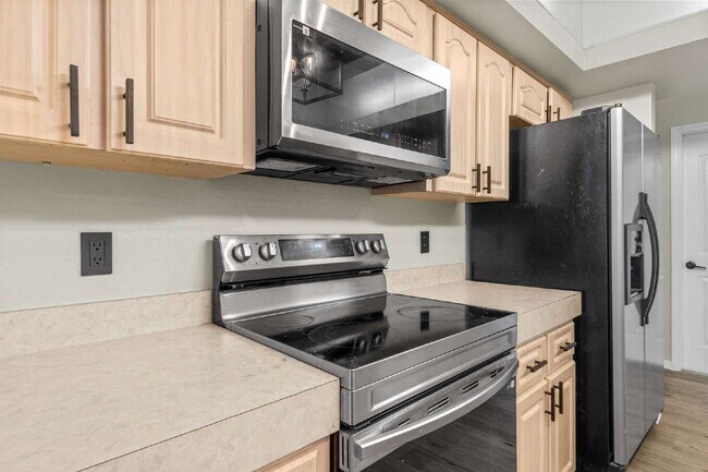 Building Photo - Beautiful 3-Bedroom Home with Private Setting & Open Floor Plan