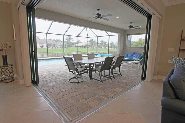 Building Photo - 1125 Rotonda Cir
