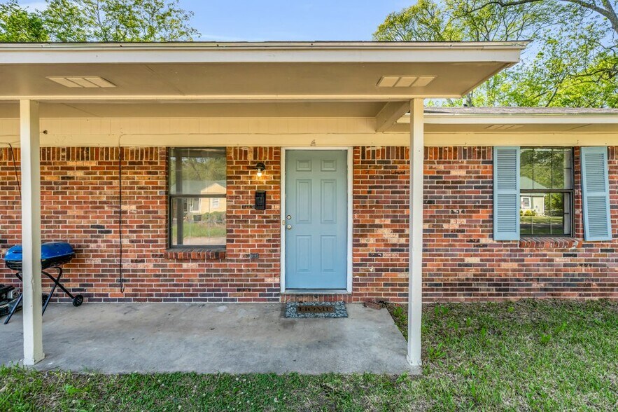 Building Photo - 503 Cromwell St