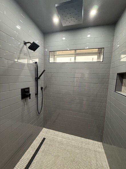 Building Photo - 1047 Azure Way