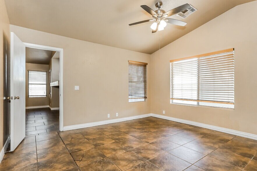 Building Photo - 2231 N 89th Ave