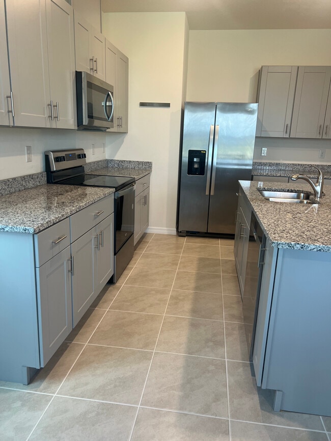 Building Photo - 1375 Isleta Lp