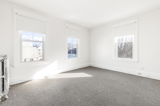 Building Photo - 33 Pearl St