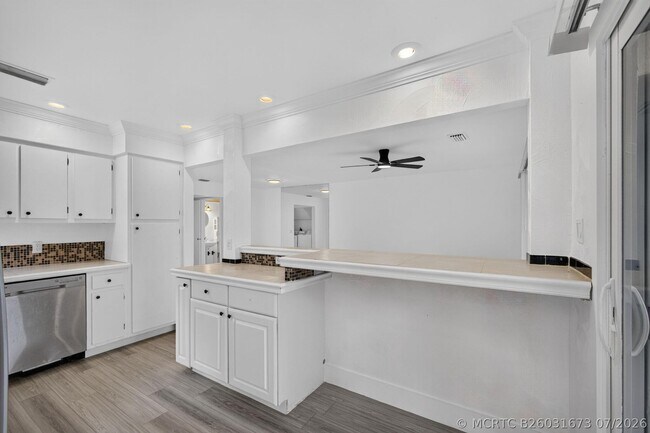 Building Photo - 6391 Riverwalk Ln