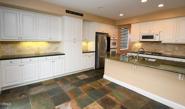 Building Photo - 621 Riviera Ct