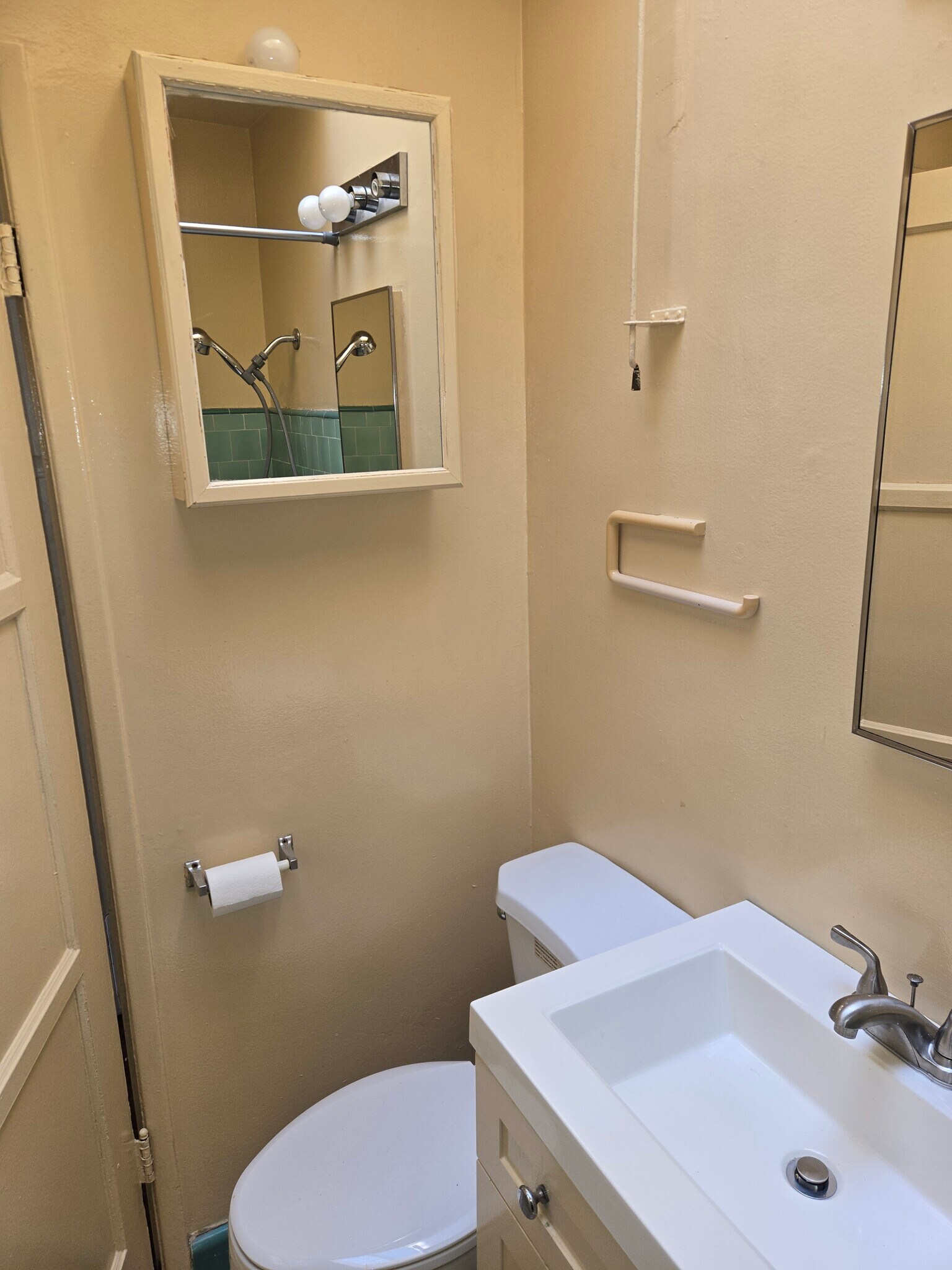 Building Photo - 5533 Thornburn St