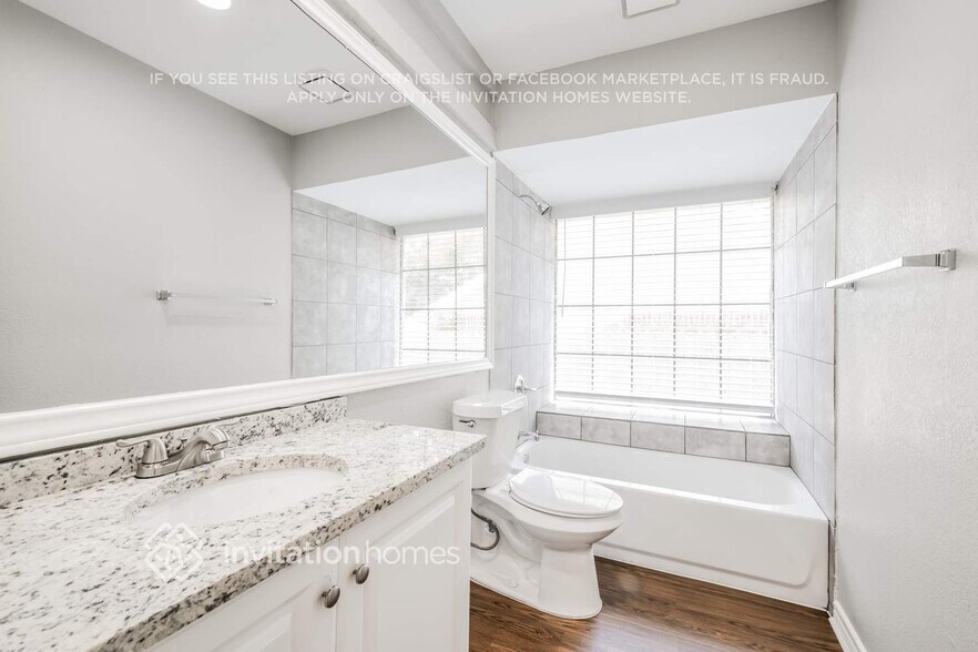 Building Photo - 5221 Hollow Bend Ln