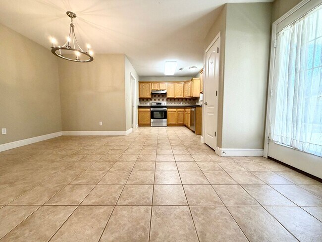 Building Photo - ***501 Bonanza Street***