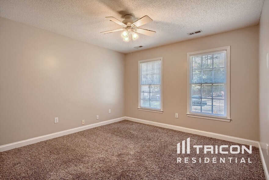 Building Photo - 714 Meridian Ct SW