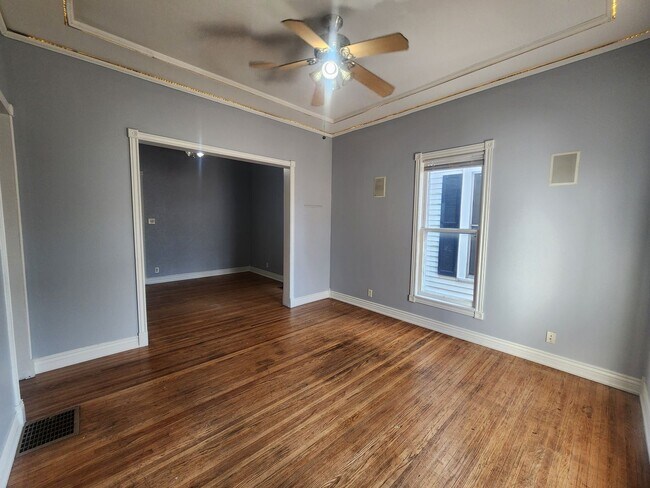 Building Photo - Charming 2 bedroom, 1 bathroom home