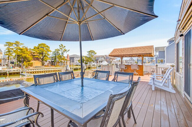 Building Photo - 13 Clearwater Way