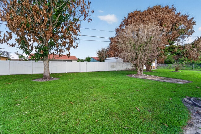 Building Photo - 6956 NW Jorgensen Rd