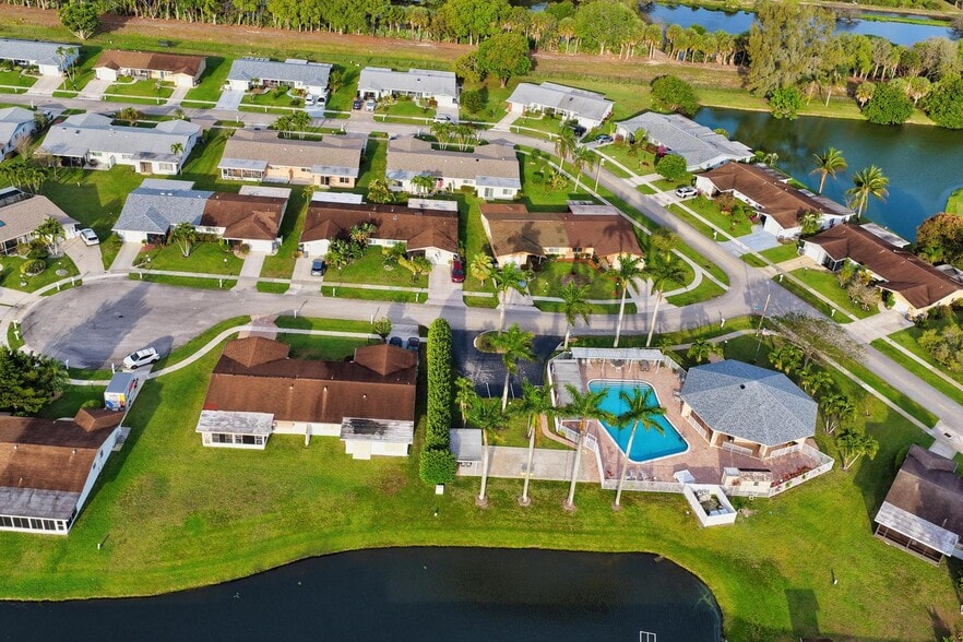 Building Photo - 13126 Via Vesta