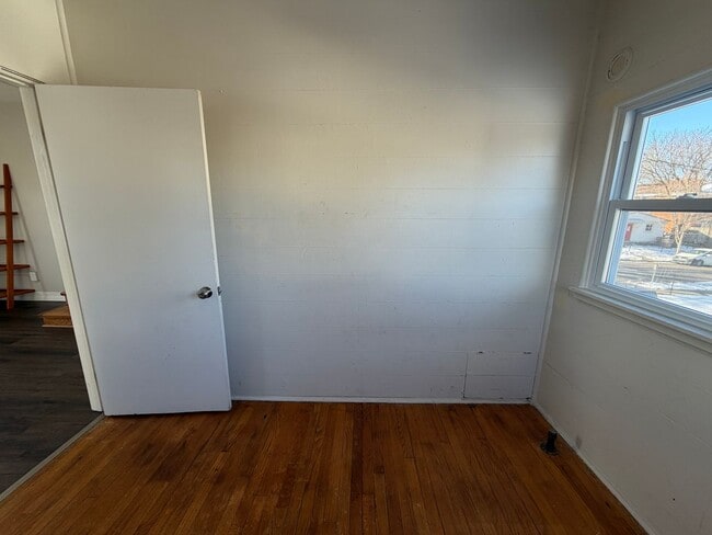 Building Photo - 1865 Fisher St