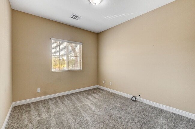 Building Photo - 1074 Fish Pond Ave