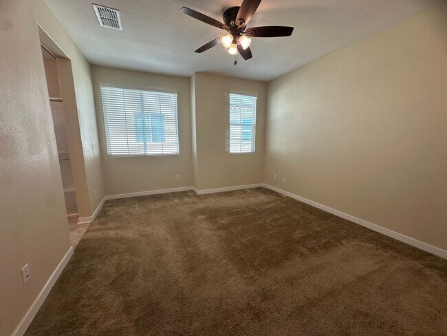 Building Photo - 5301 E Commerce Way