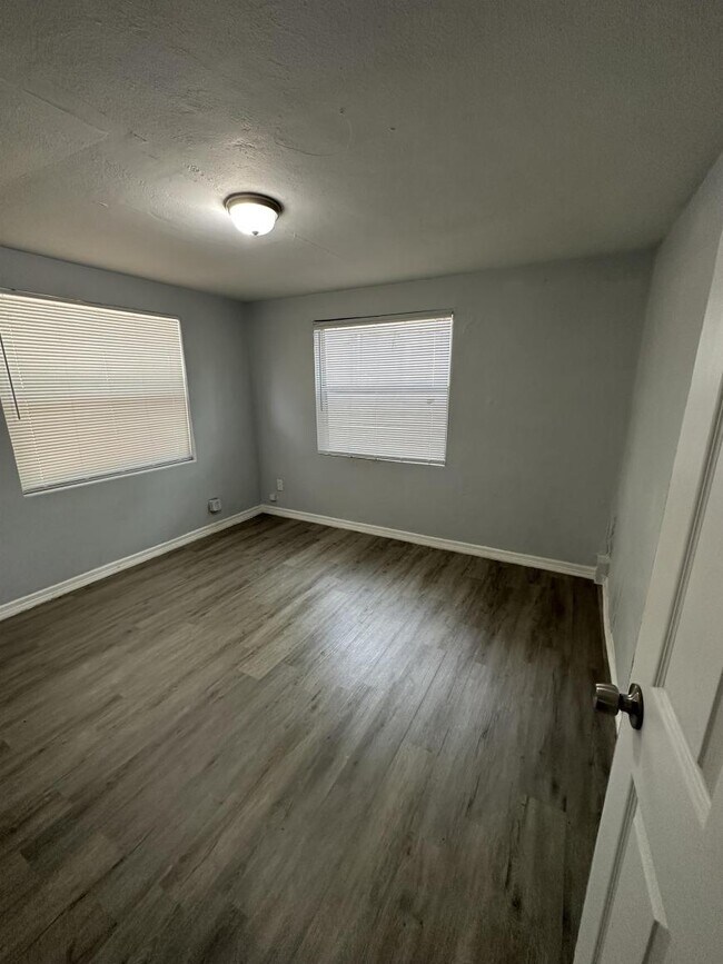 Building Photo - 3 bedroom in Jacksonville FL 32208