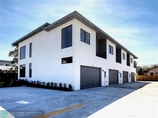 Building Photo - 116 NW 41st St