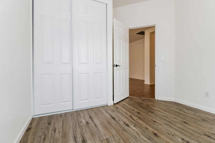 Building Photo - 15316 W Cortez St