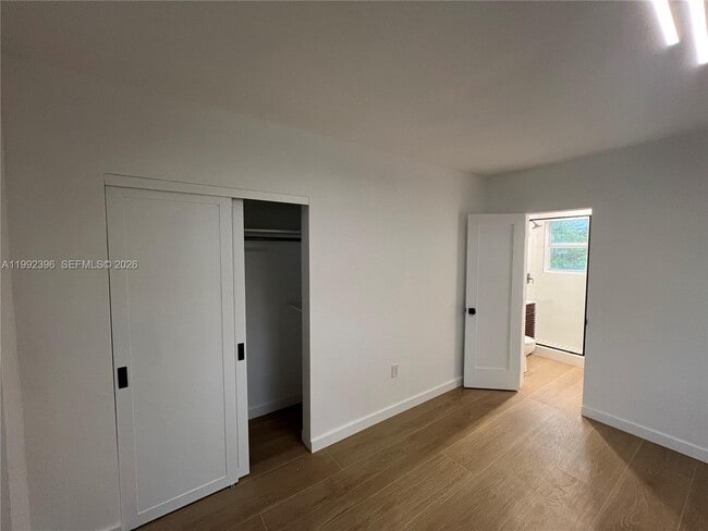 Building Photo - 7035 NE 4th Ct