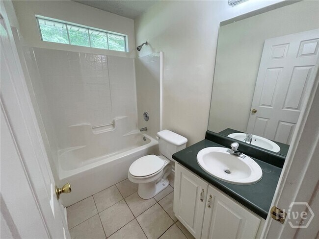 Building Photo - 102 Cormorant Way