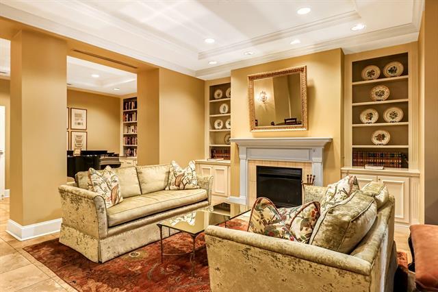 Building Photo - 4242 Lomo Alto Dr