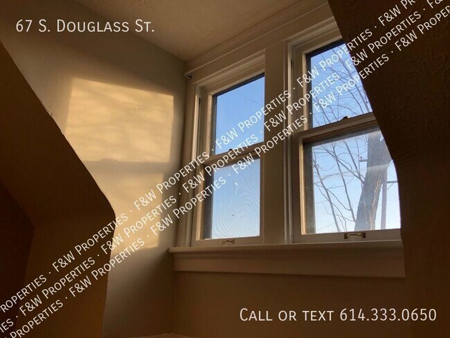 Building Photo - 67 S Douglass St