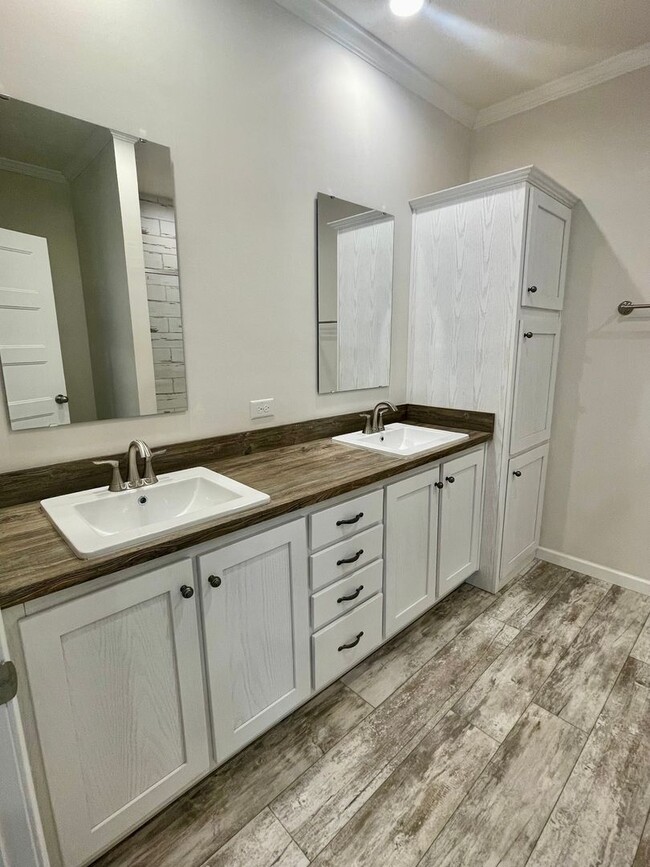 Building Photo - Brand New Home - Brooks Cove Subdivision -...