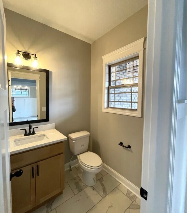 Building Photo - 446 Spiderwort Dr