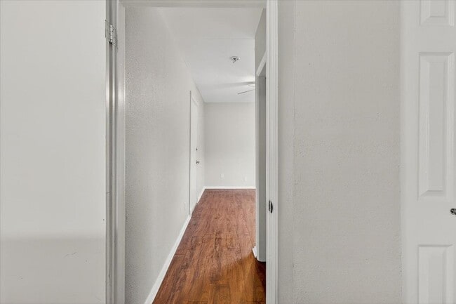 Building Photo - 4729 Prinston- 4bed/1bath- $1,395/month