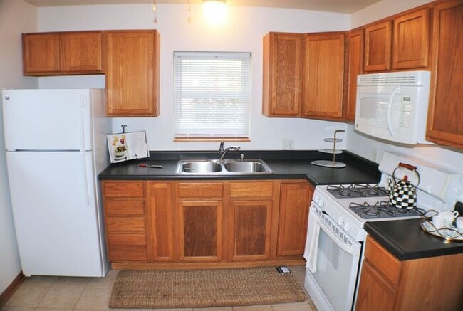 Building Photo - $1,250 | 2 Bedroom, 1 Bathroom Duplex | No Pets | Available for August 1st, 2026 Move In