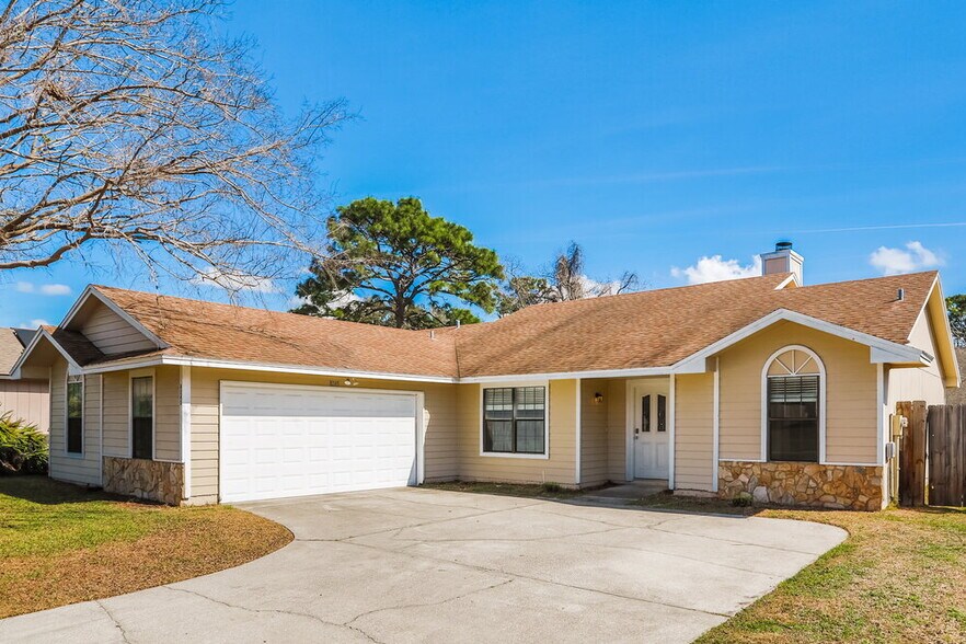 Building Photo - 8245 Hamden Cir W