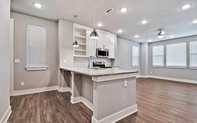 Building Photo - 1701 W Deane St