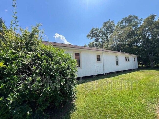 Building Photo - 13313 Sunshine Rd