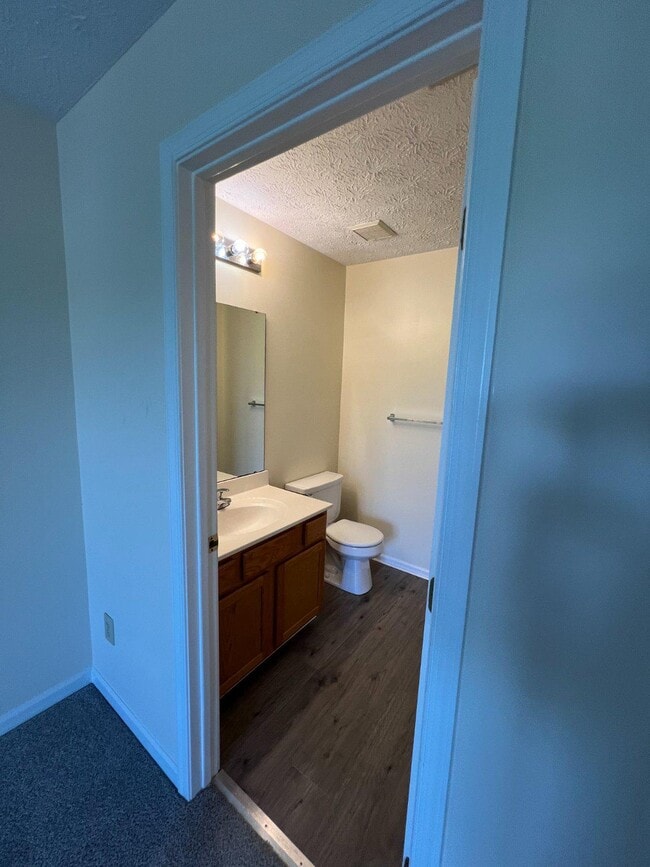 Building Photo - 703 Orchard Overlook
