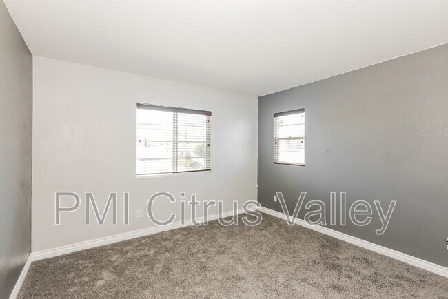 Building Photo - 28560 Sunridge Ct