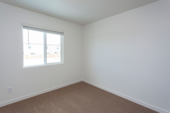 Building Photo - 436 Summer Triangle