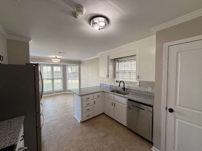 Building Photo - Available for rent in Chapelwood Subdivision